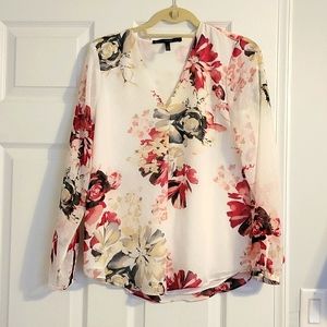 Size 4 White House Black Market long sleeve floral pattern blouse